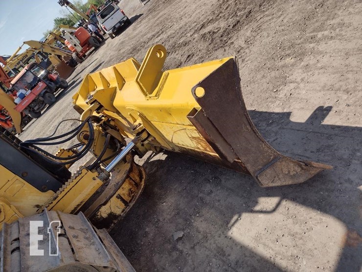 2004-deere-650h-image-24