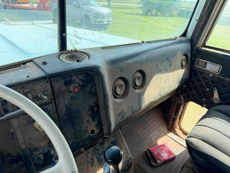 1974-international-durastar-4200-image-37