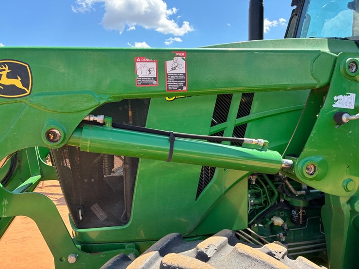 2017-john-deere-6120e-image-11
