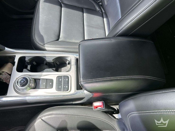 2021-ford-explorer-image-22