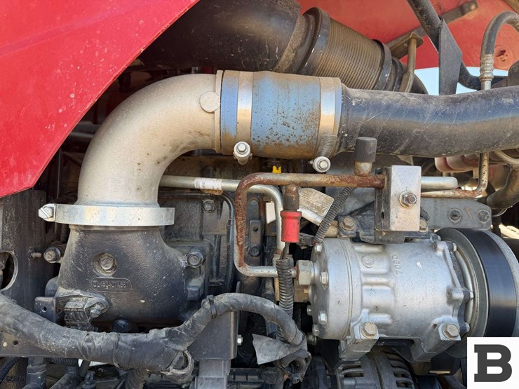 2015-case-ih-magnum-310-image-28