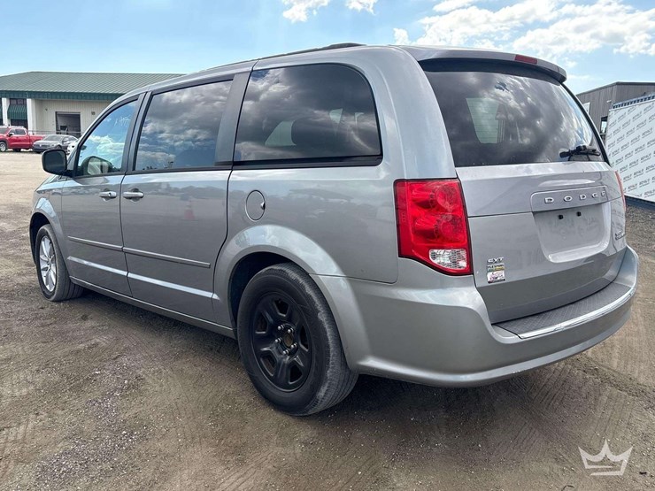2014-dodge-grand-caravan-image-4