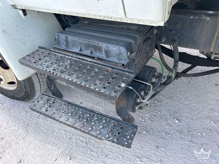 2013-international-durastar-4300-image-17
