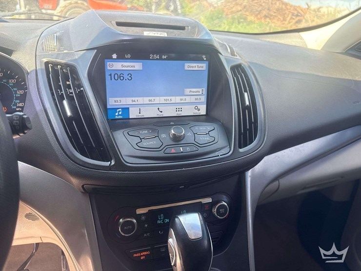 2016-ford-escape-se-image-14