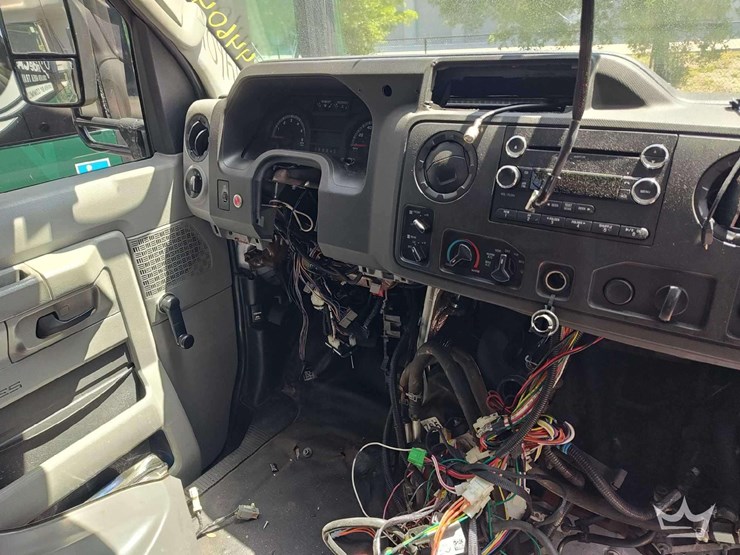 2017-ford-e450-image-27