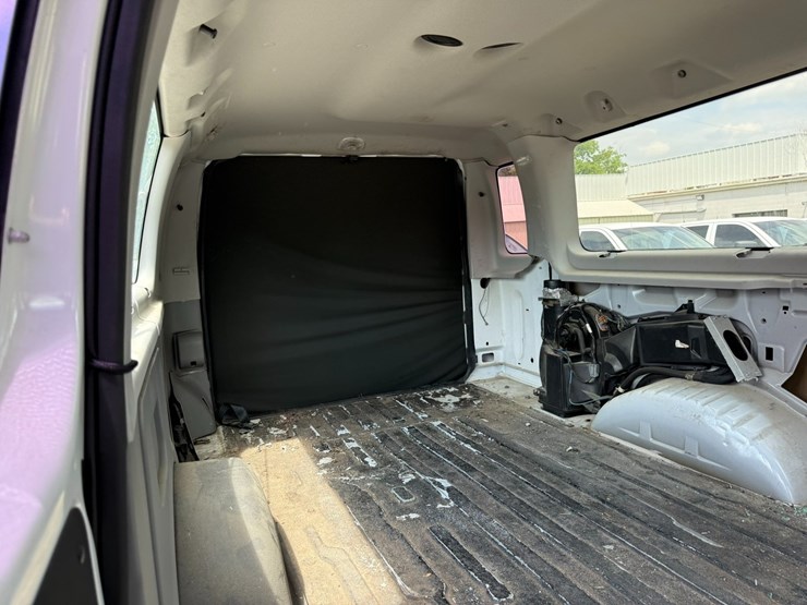 2011-ford-cargo-image-29