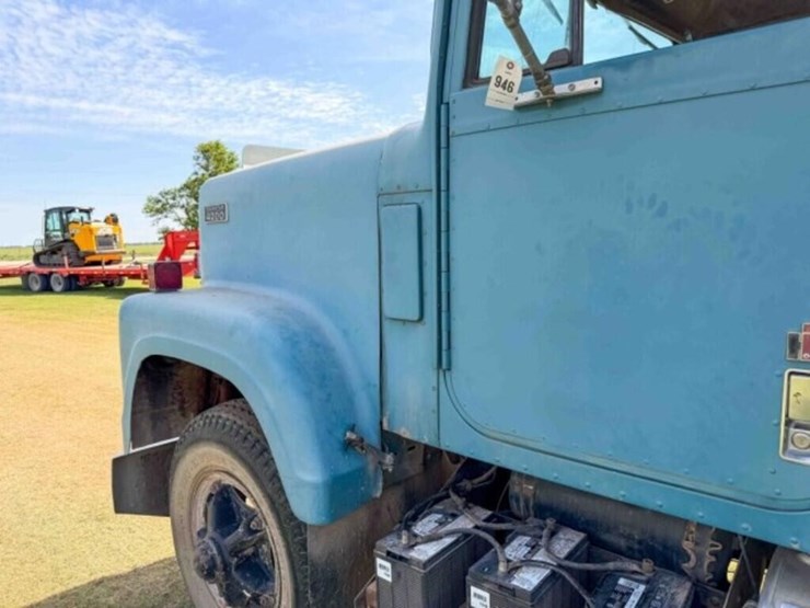 1974-international-durastar-4200-image-24
