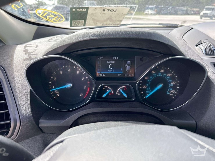 2016-ford-escape-se-image-16