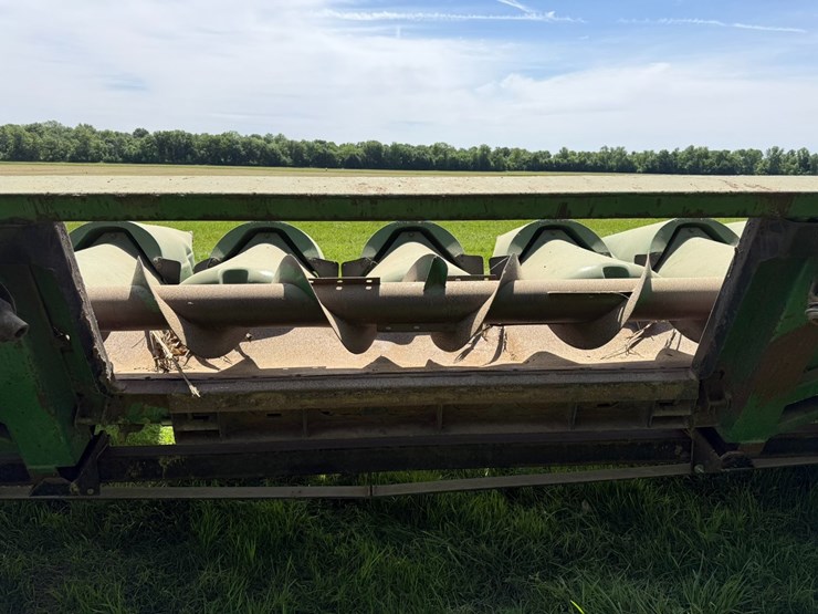 john-deere-8-image-19