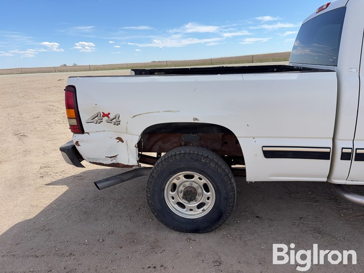 2002-chevrolet-silverado-2500-image-16