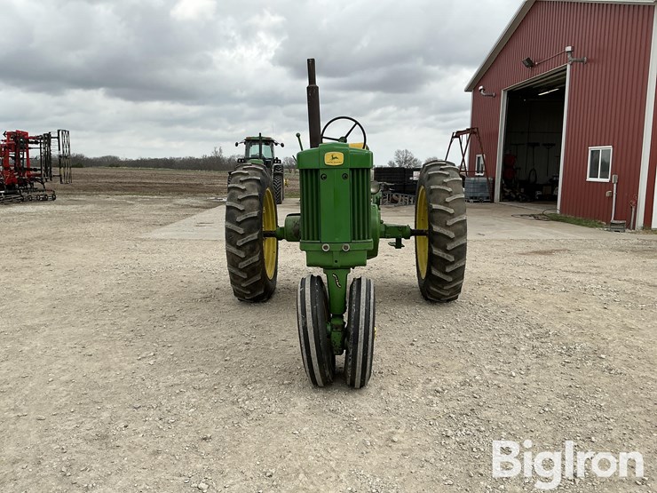 1958-john-deere-520-image-2