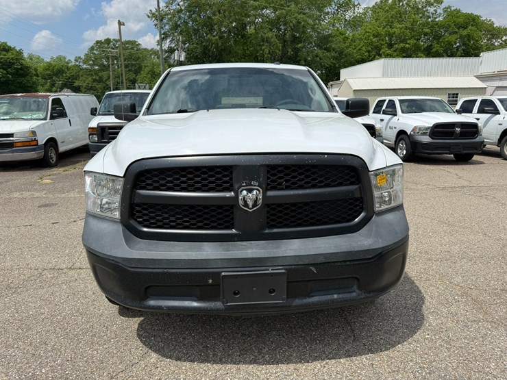 2016-dodge-1500-image-18