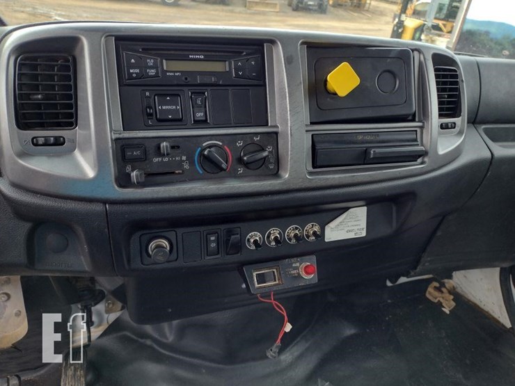 2018-hino-338-image-9
