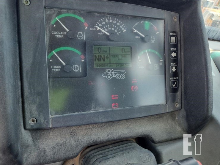 deere-300d-image-7