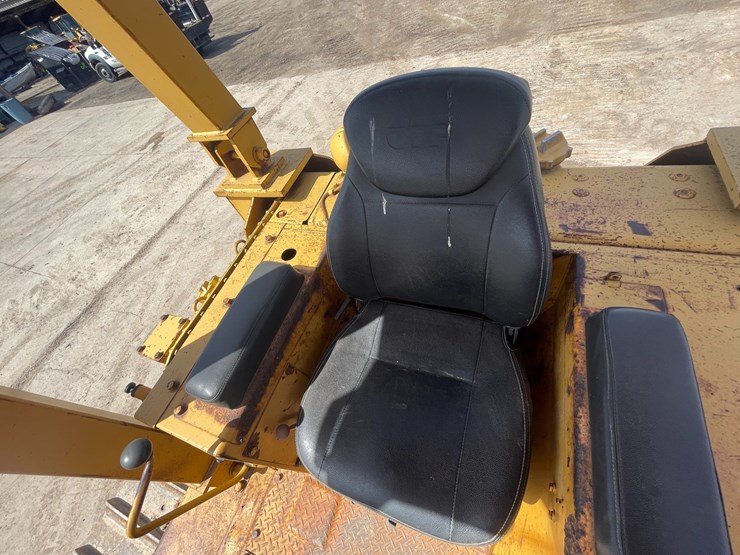#4035-•-1986-komatsu-dozer-image-45