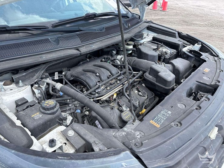 2016-ford-explorer-image-10