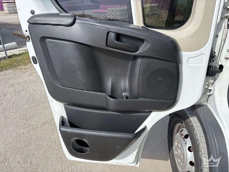 2014-ram-promaster-1500-image-15