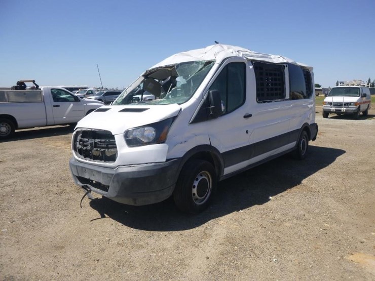 2019-ford-transit-image-2