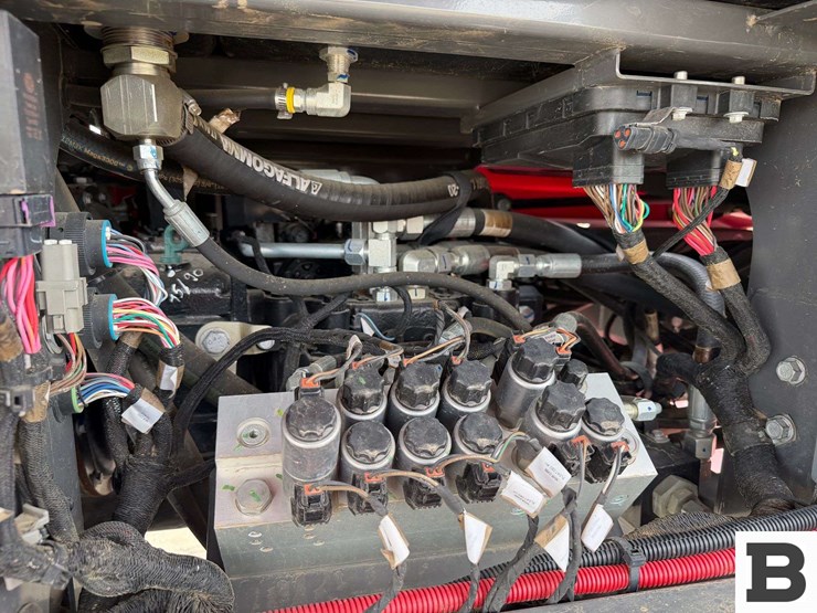 2019-massey-ferguson-wr9970-image-40