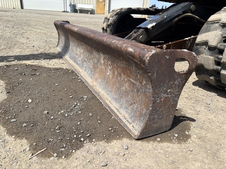 2006-deere-27d-image-9