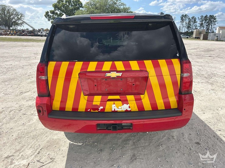 2018-chevrolet-suburban-image-21