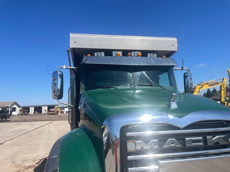 2013-mack-granite-104fr-image-44