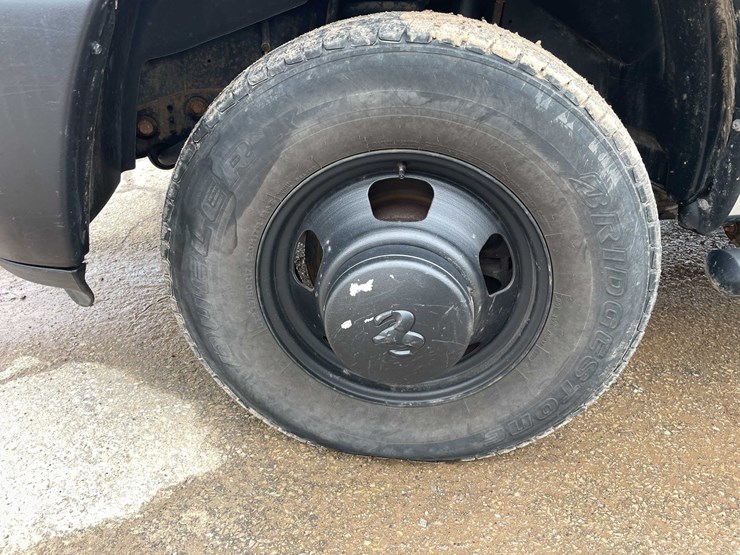 2015-dodge-ram-3500-image-11