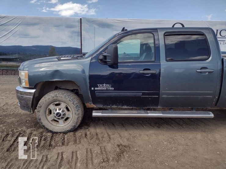 2011-chevrolet-silverado-2500hd-ltz-image-17