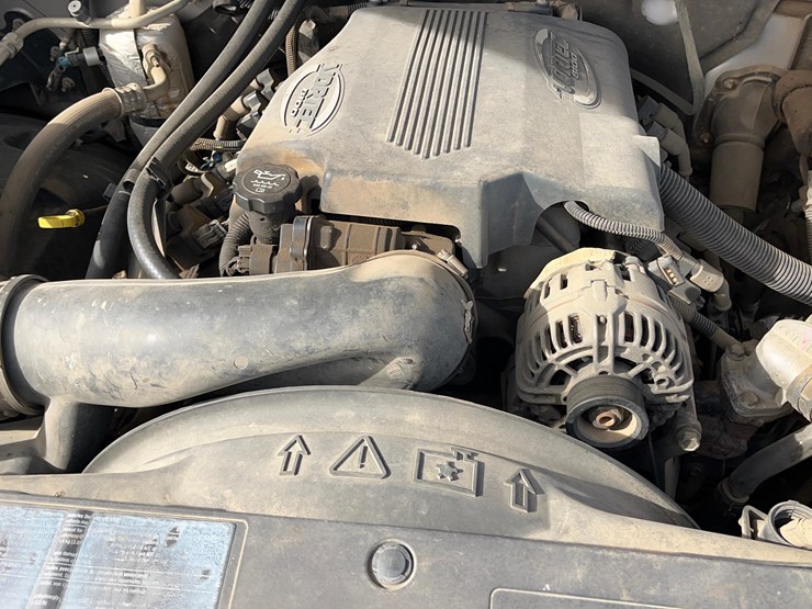 2006-chevrolet-silverado-2500-pickup-image-49