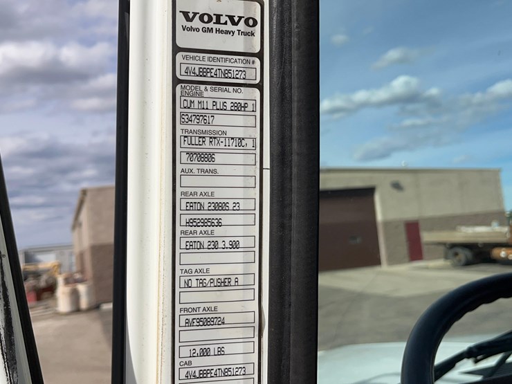 1995-volvo-truck-image-58