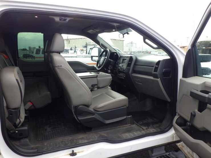 2017-ford-f550-image-6