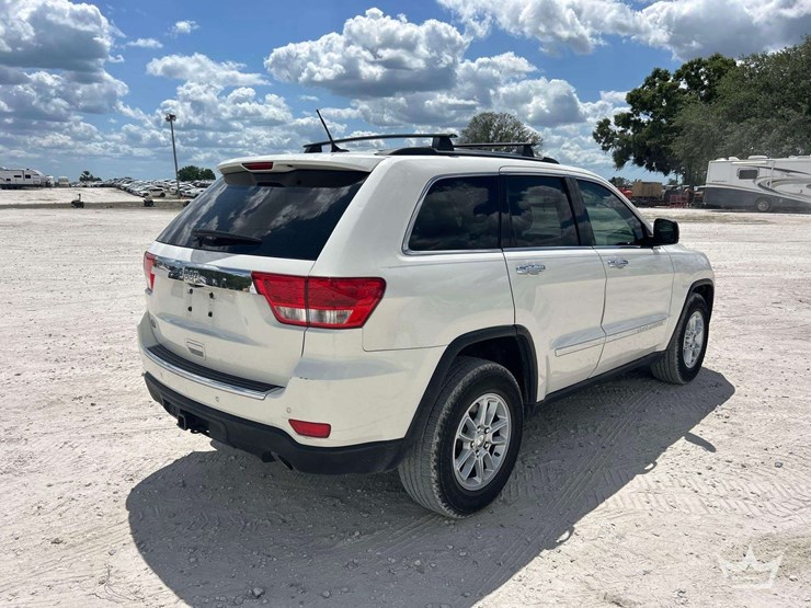 2012-jeep-grand-cherokee-image-3