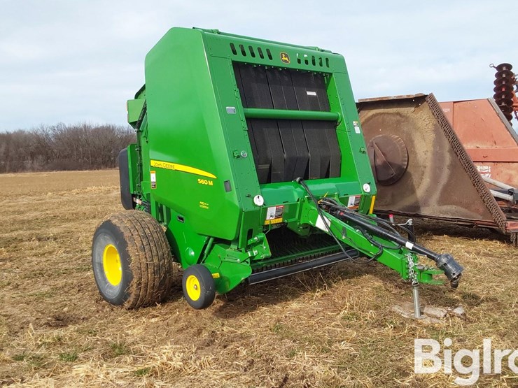 2023-john-deere-560m-image-3