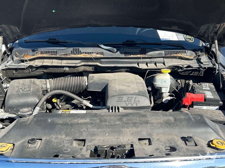 2022-ram-1500-classic-image-7