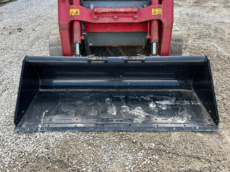 2017-takeuchi-tl12r2-image-9