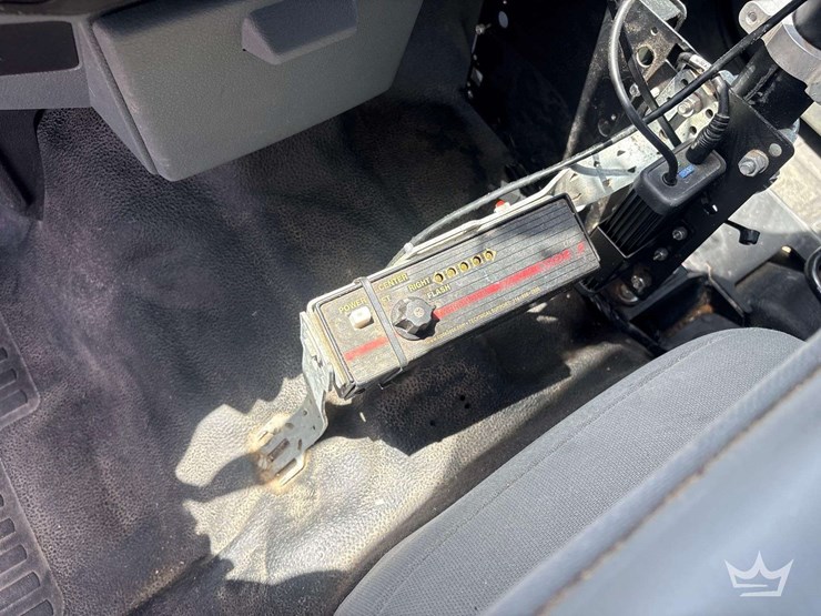 2016-ford-f550-image-30
