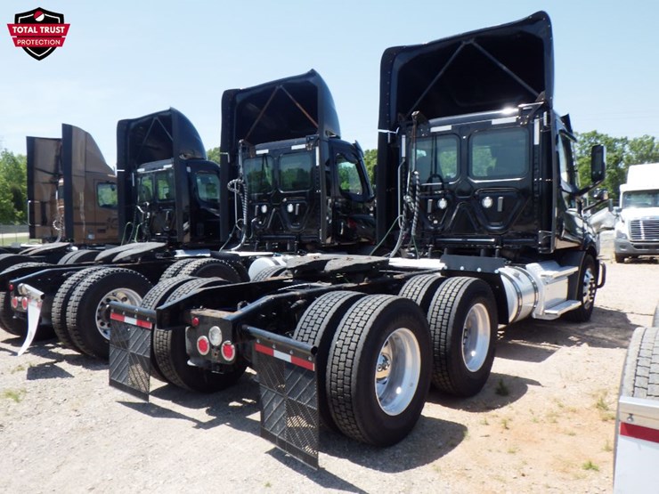 2022-freightliner-cascadia-116-image-6