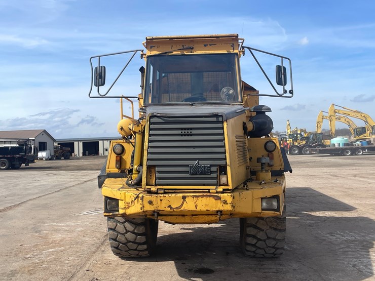 volvo-a25-image-2