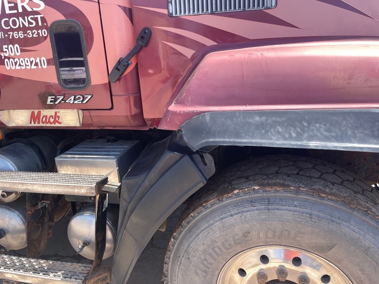 #4013-•-2000-quad-axle-mack-dump-truck-(has-wi-title)-image-46