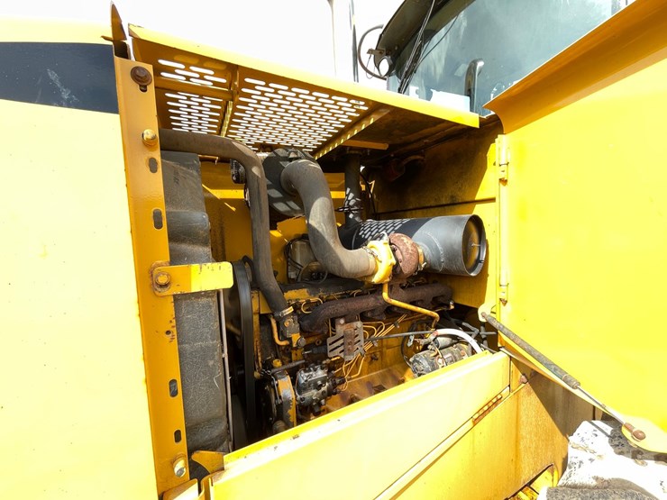 2000-deere-544h-image-29
