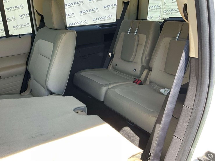 2016-ford-flex-image-23