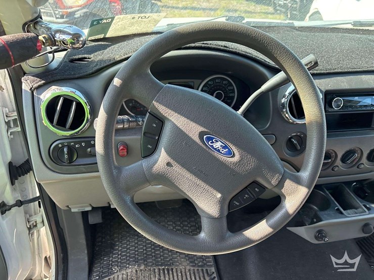 2005-ford-expedition-image-16
