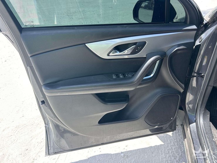 2021-chevrolet-blazer-image-11