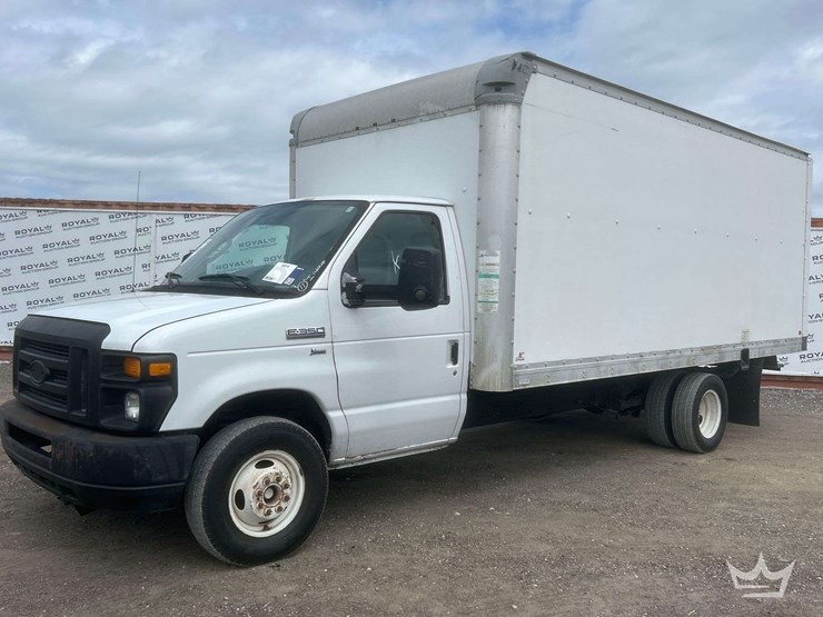 2012-ford-e350-image-1