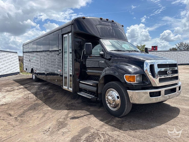 2015-ford-f750-image-2
