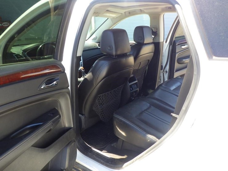 2014-cadillac-srx-image-7