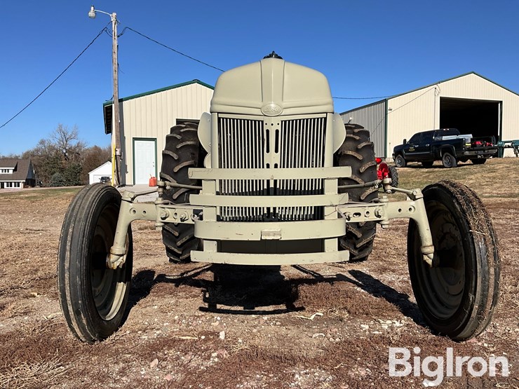 1941-ford-9n-image-2