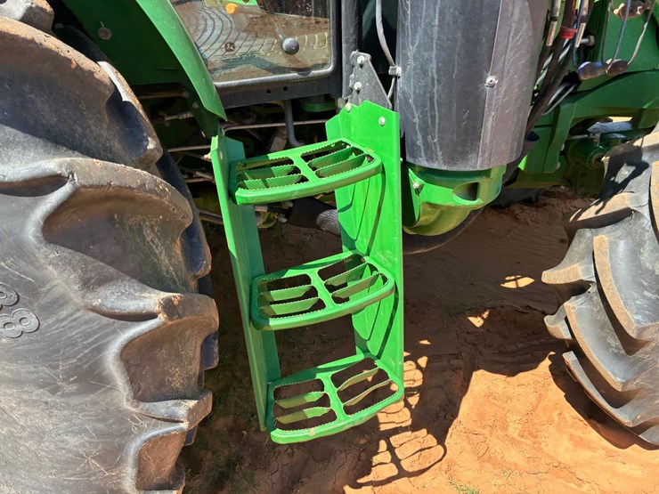 2017-john-deere-6120e-image-7