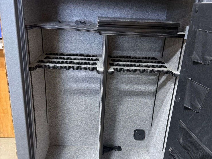 2024-liberty-d-64-vertical-gun-safe---toppenish,-wa-image-2