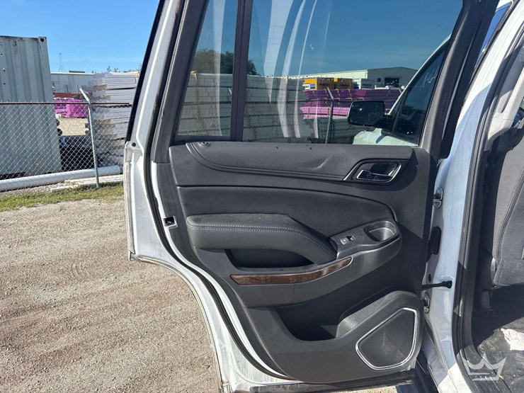 2019-chevrolet-tahoe-image-17